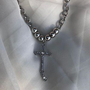 Unisex silver cross necklace